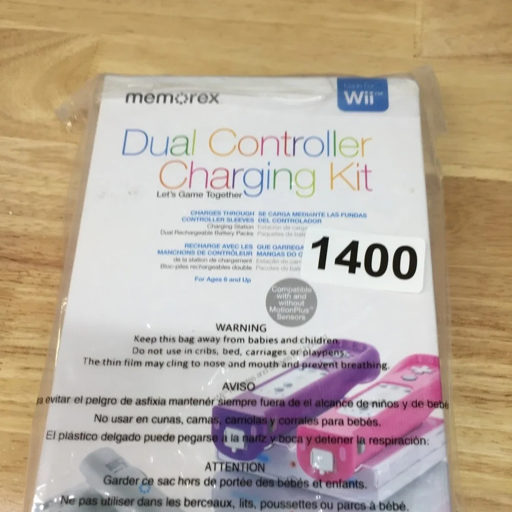 Memorex Dual Controller Charging Kit for Nintendo Wii MCAD10HM White New